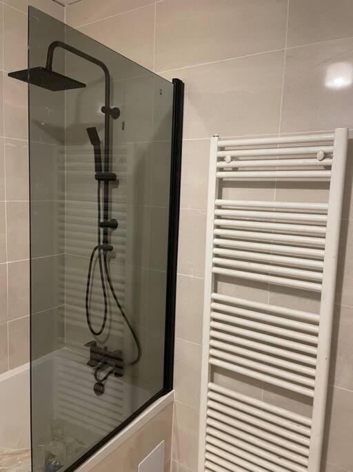 2 Bedroom Modern And Stylish Appartement *