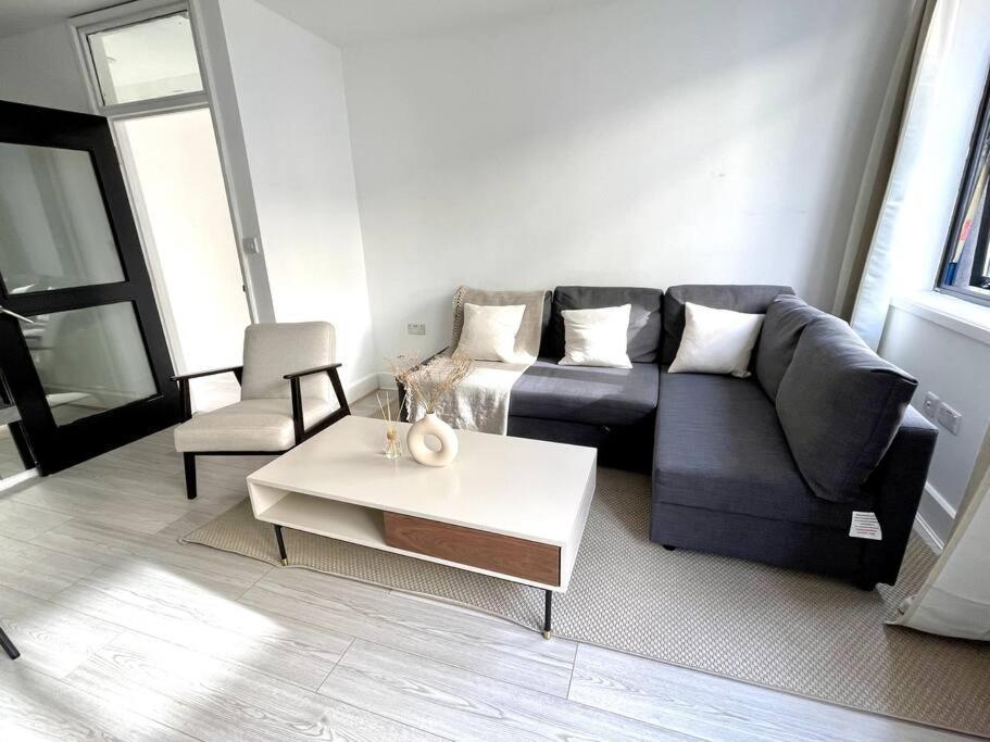 2 Bedroom Modern And Stylish * Londen