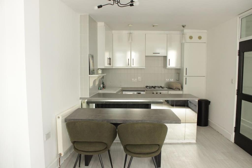 2 Bedroom Modern And Stylish Appartement