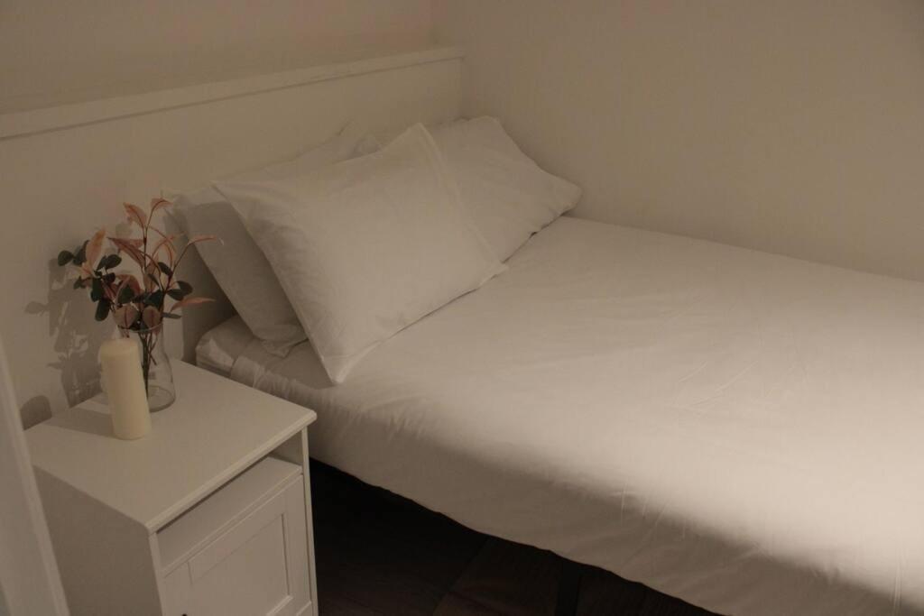2 Bedroom Modern And Stylish Appartement *