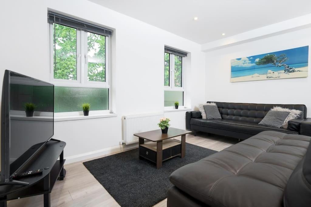 Lovely 3 Bed Flat In A Great Location In Apartment London