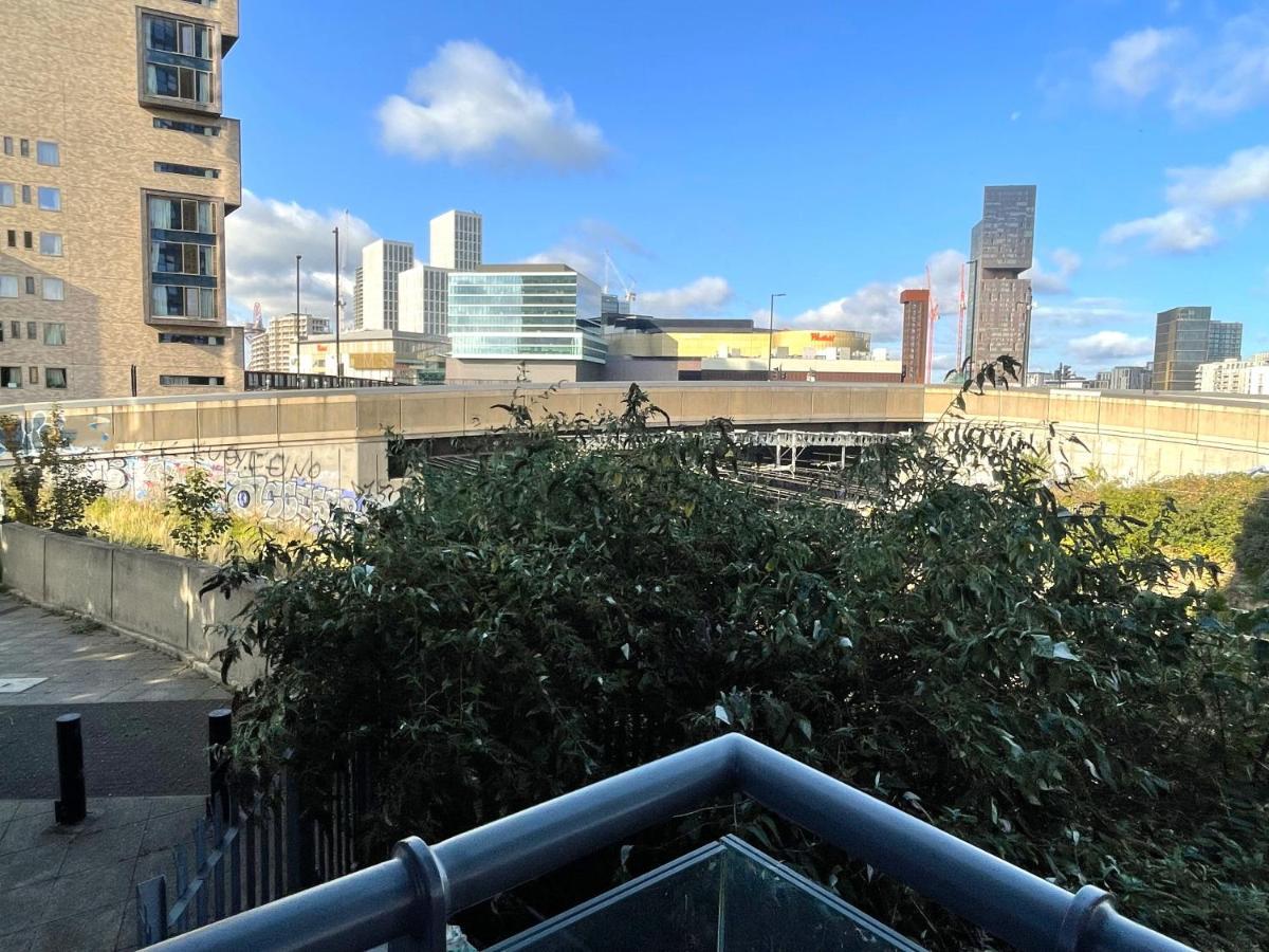 Modern 2bed 2bath Stratford Apartment