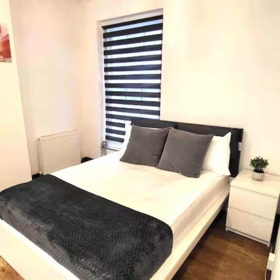 Flat In Fitzrovia- Near Major Attractions! Apartment London
