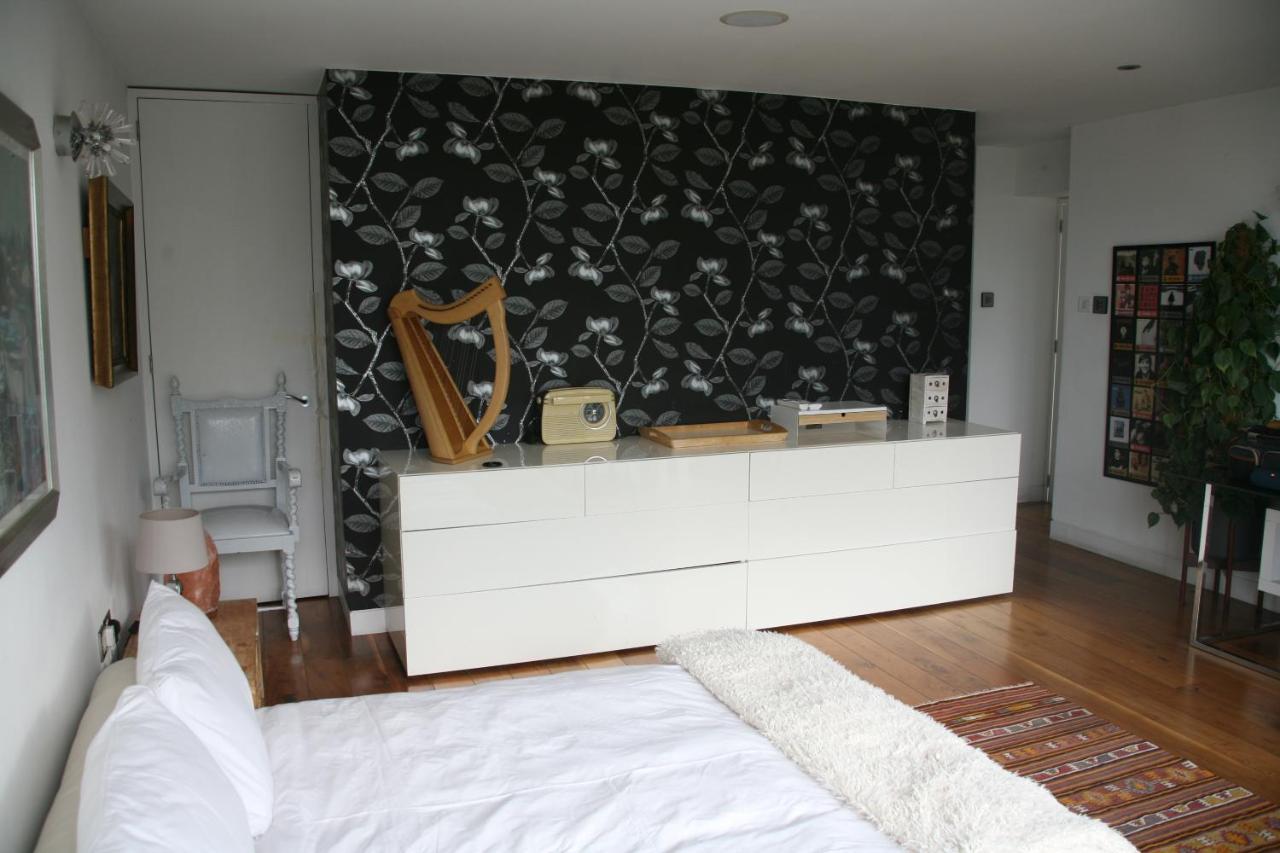 Habitación en casa particular Studio For 3 With A Private Balcony In A Cubic House With Outside Pool
