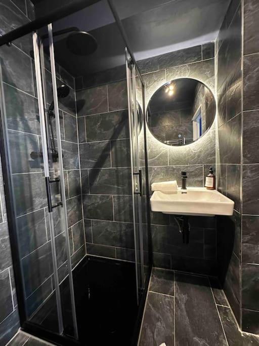 Stylish For 3 Near Regent's Park N3 Apartment