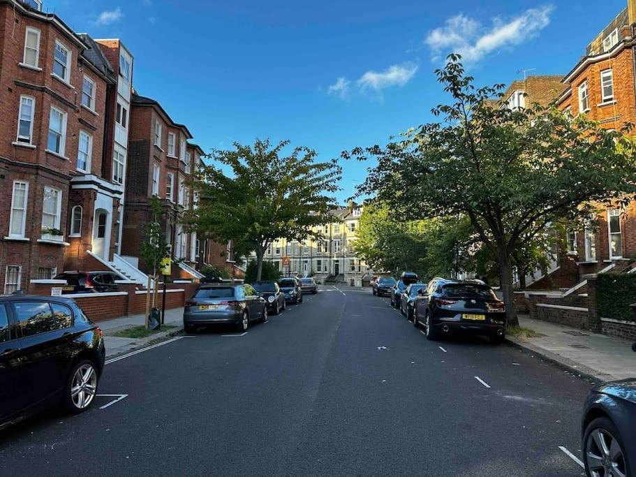 Stylish For 3 Near Regent's Park N3 Apartment *