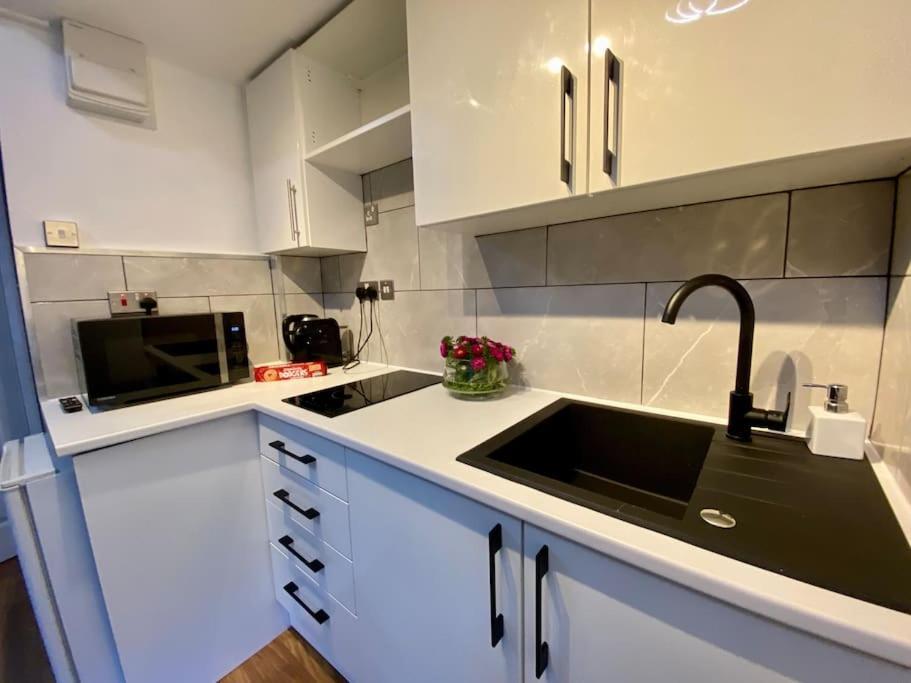 Stylish For 3 Near Regent's Park N3 * London