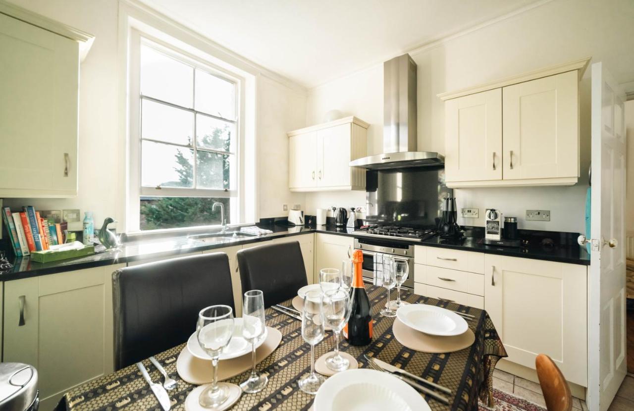 Stylish 2 Bedroom Flat In Camden Town * Londen