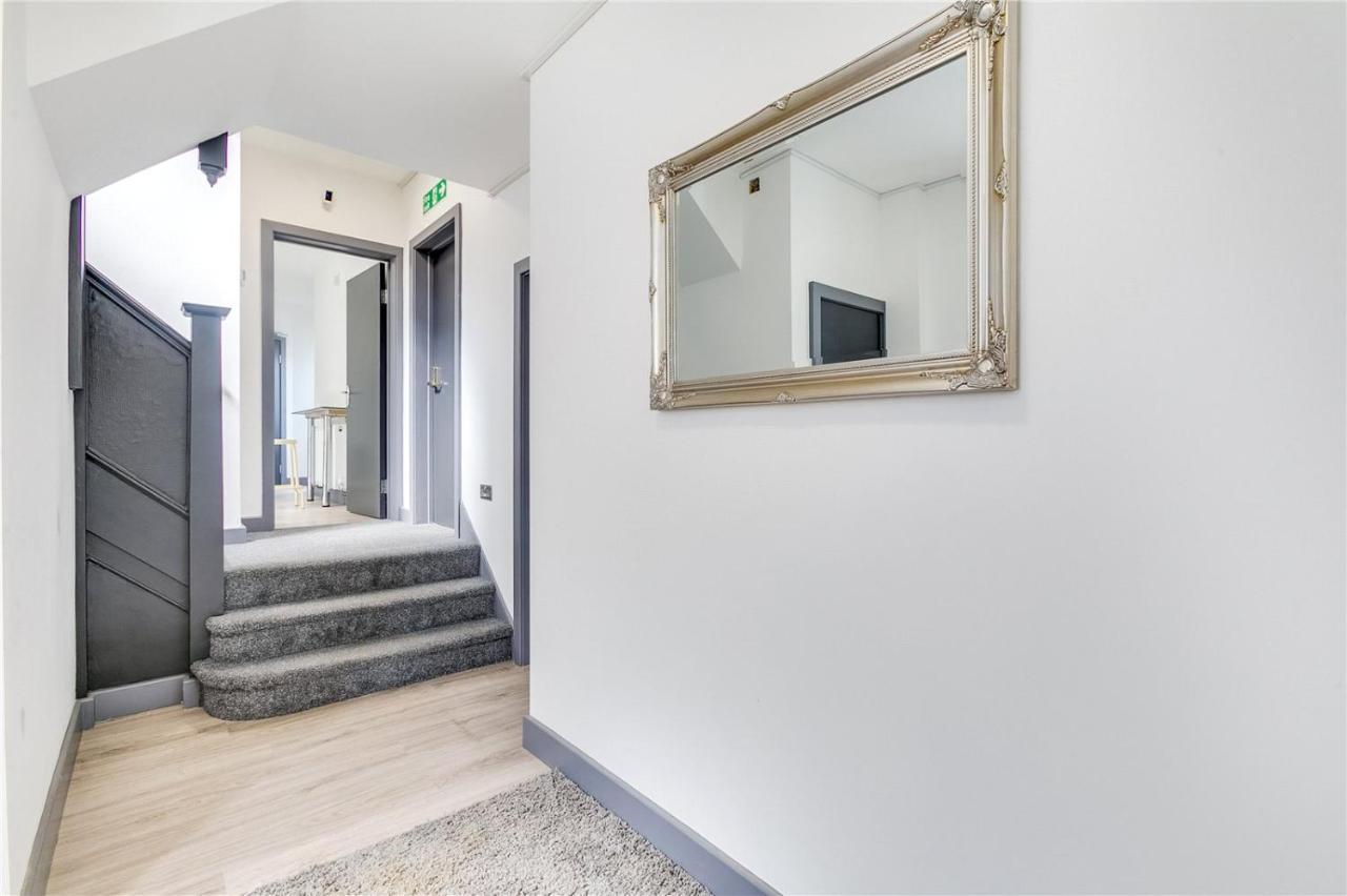 Modern Designer Flat *