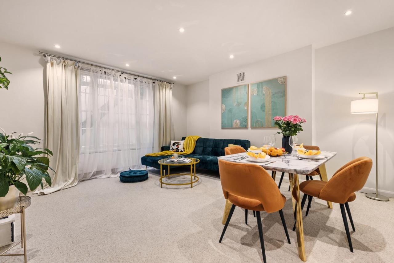 Hyde Park Luxury Two-bedroom With Patio * London