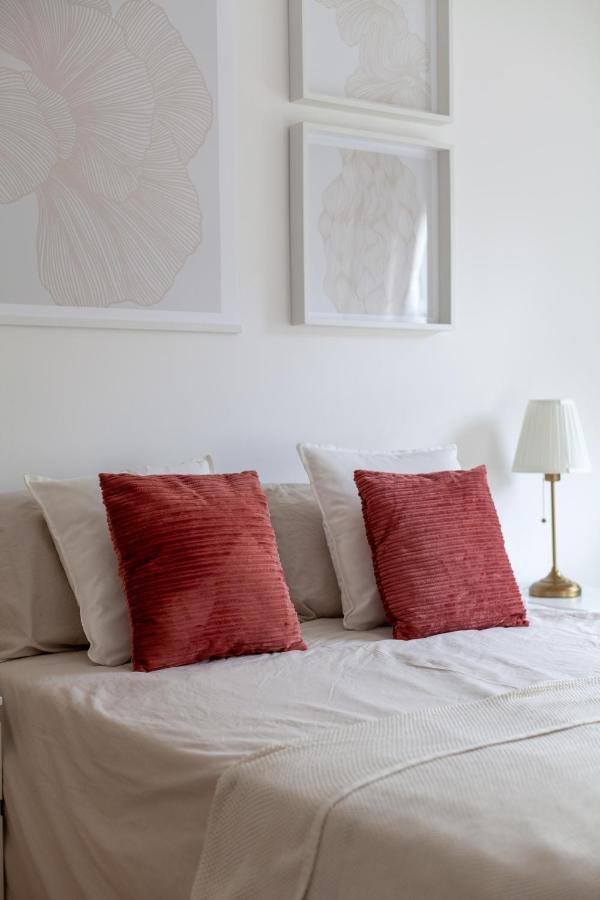 Vakantiehuis Arte - 3-bedroom Bright House London, Haggerston, Garden, Parking, 8 Min Walk To Haggerston Station, Weekly Or Monthly Stays, Serviced - 7 Guests Londen