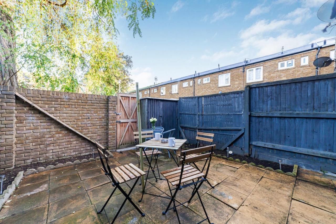 Arte - 3-bedroom Bright House London, Haggerston, Garden, Parking, 8 Min Walk To Haggerston Station, Weekly Or Monthly Stays, Serviced - 7 Guests London