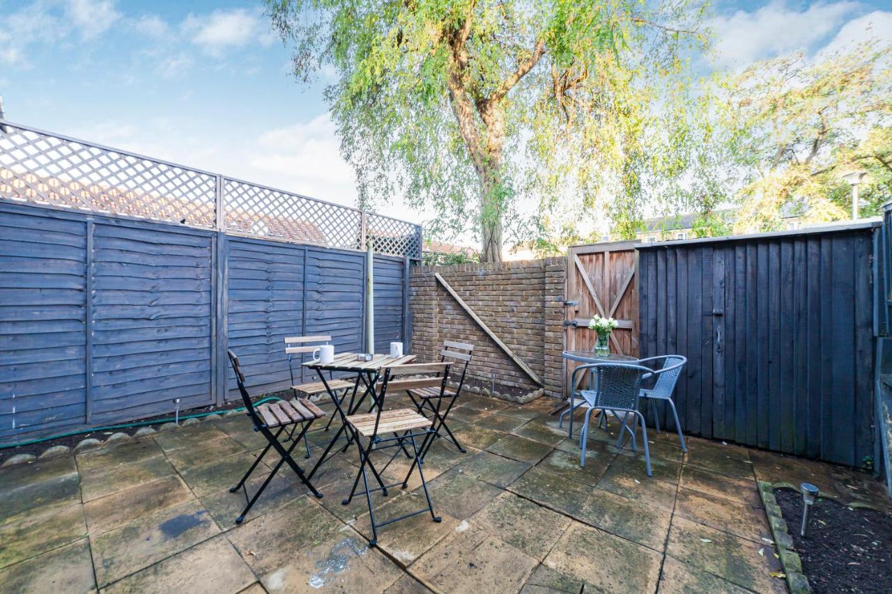 Vakantiehuis Arte - 3-bedroom Bright House London, Haggerston, Garden, Parking, 8 Min Walk To Haggerston Station, Weekly Or Monthly Stays, Serviced - 7 Guests Londen