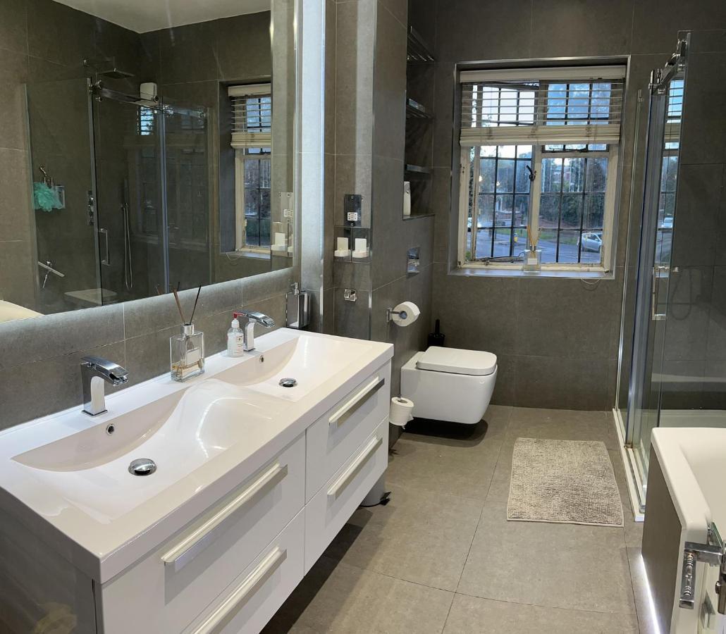 Don't Wake Me Up. South London. Sleeps 6 *