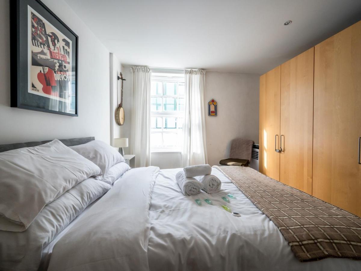 Cosy And Spacious Flat Near Bridge Apartment