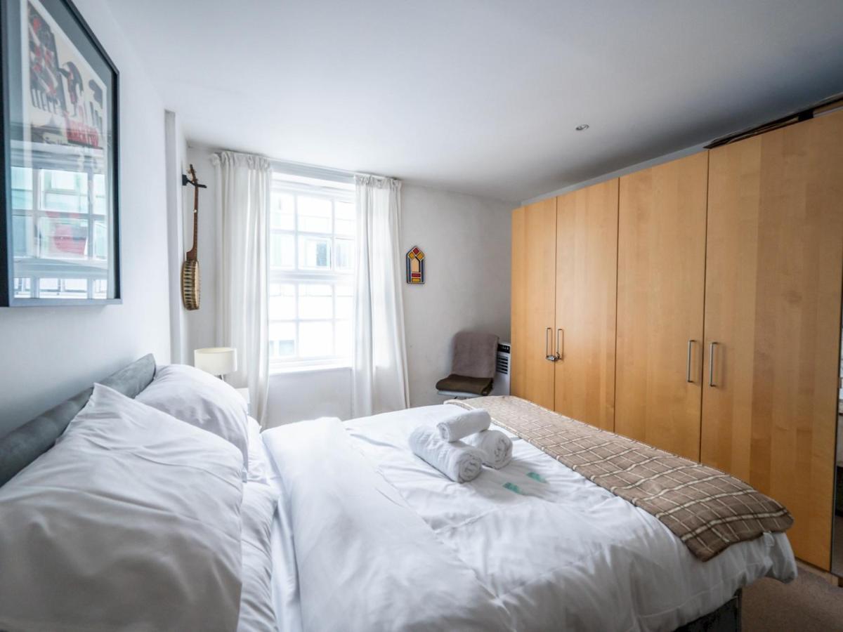 Cosy And Spacious Flat Near Bridge *