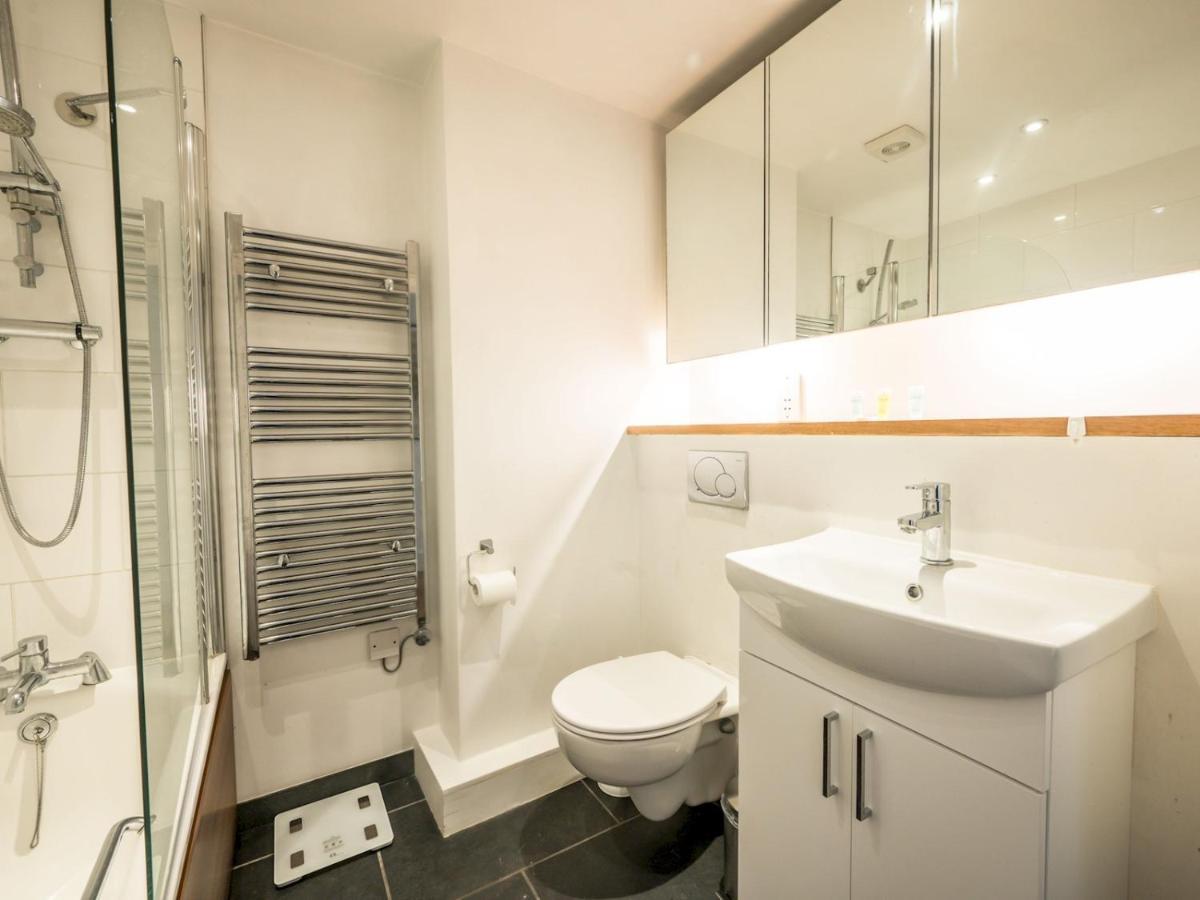 Cosy And Spacious Flat Near Bridge * London