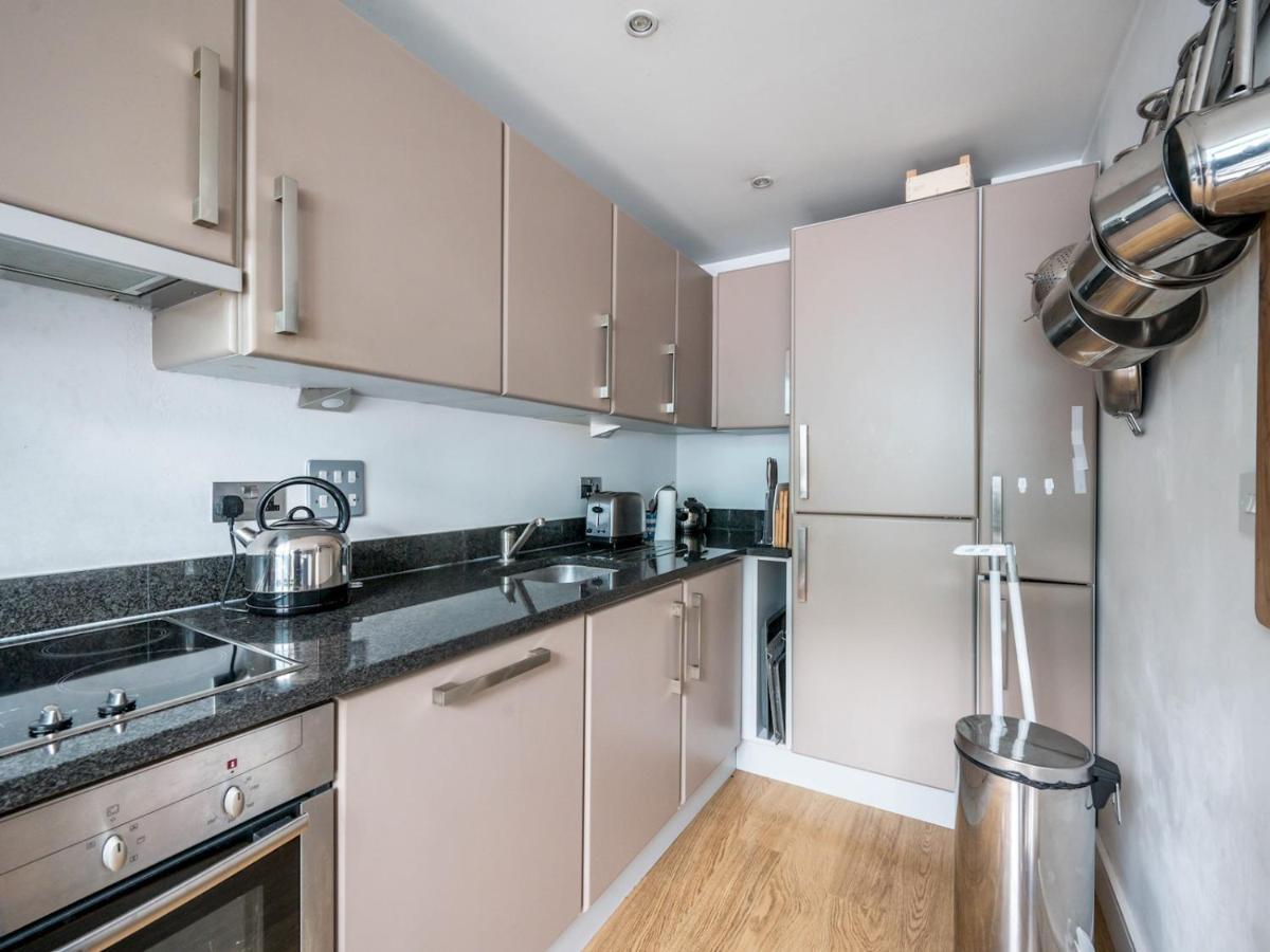 Cosy And Spacious Flat Near Bridge London