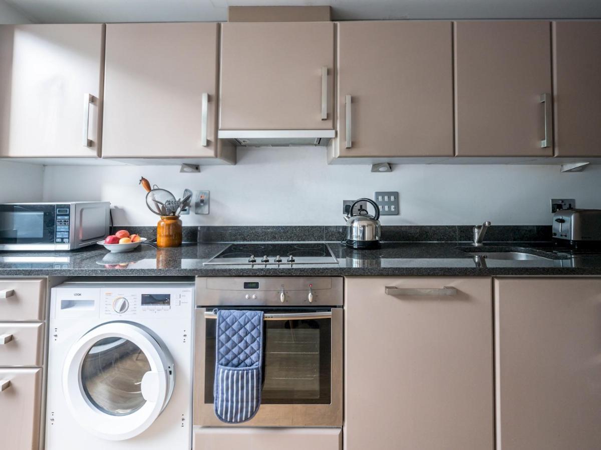 Cosy And Spacious Flat Near Bridge * London