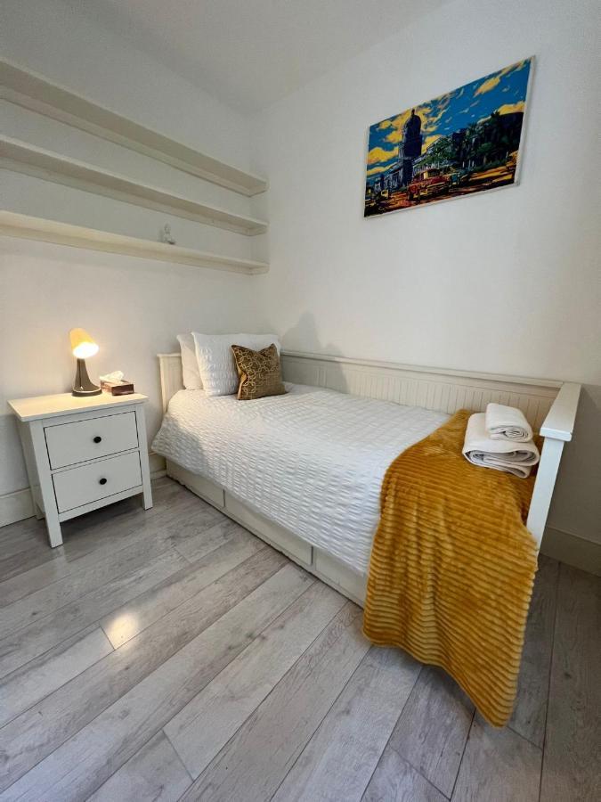 Cozy Single In Clapham Homestay