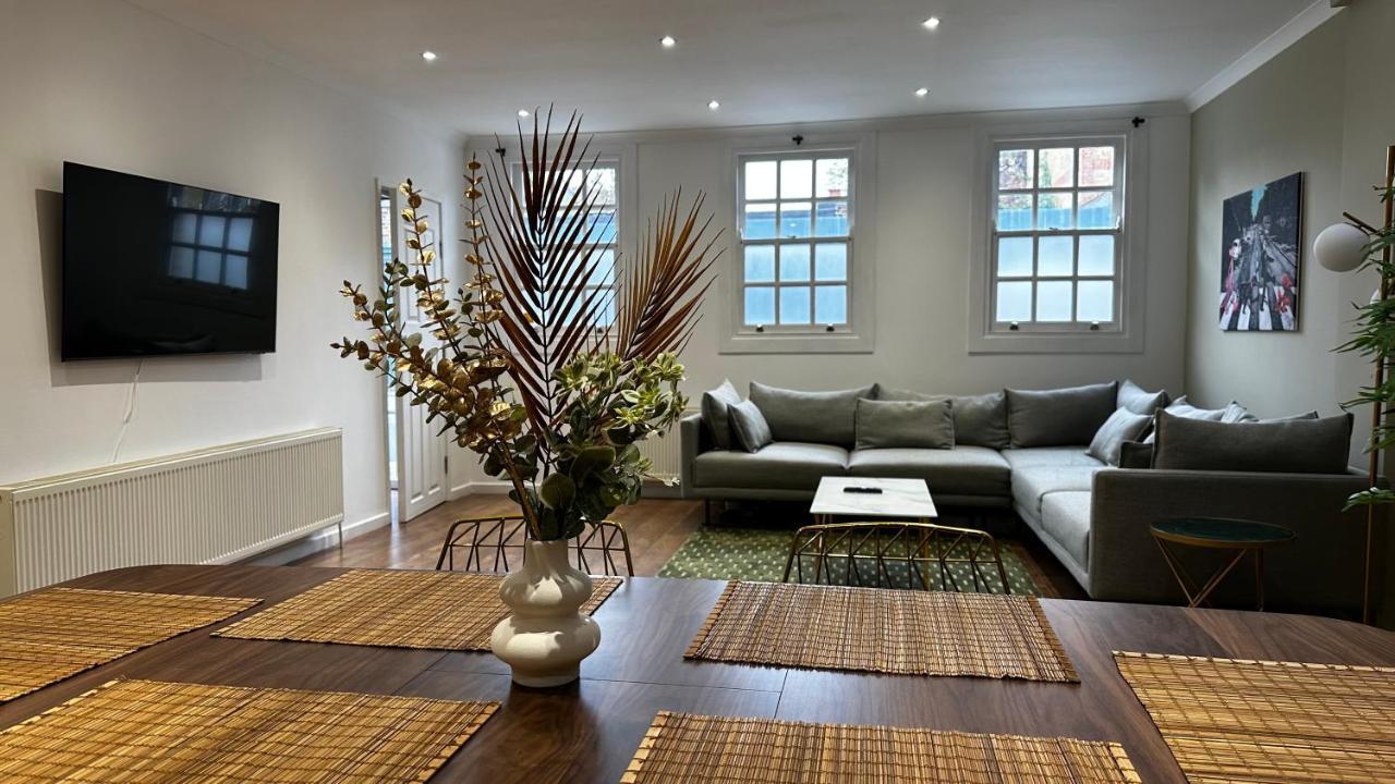 Aldo's 2 Bedroom Townhouse N1 Vakantiehuis *