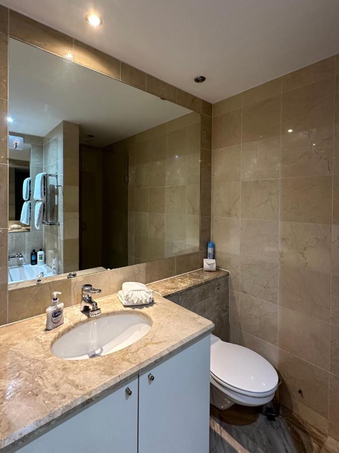 Appartement Spacious One-bedroom In Canary Wharf Londen