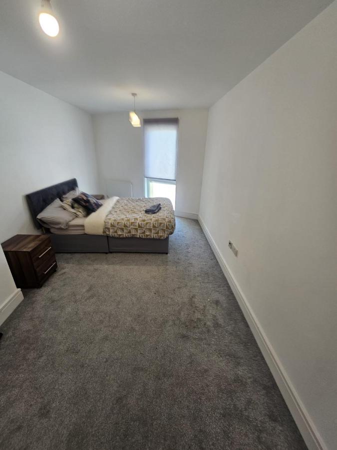 Hippersley Point, Tilston Bright Square, Abbey Wood, Se2 9dr, Uk Apartment *