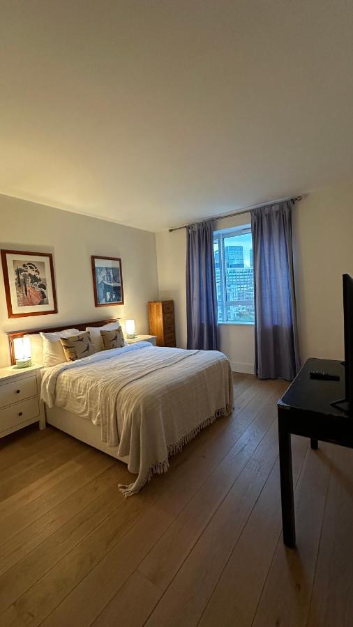 Appartement Spacious One-bedroom In Canary Wharf Londen