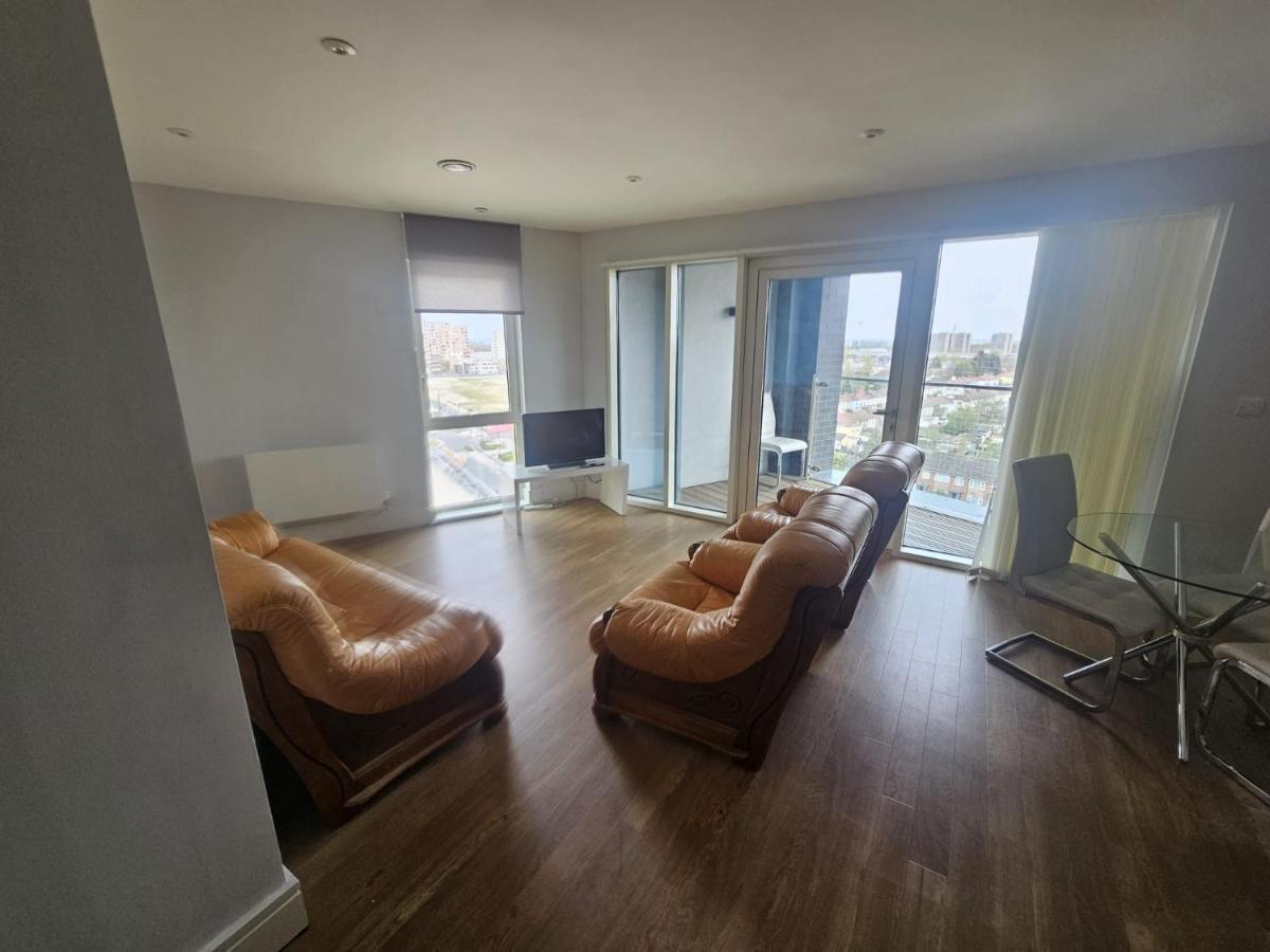 Hippersley Point, Tilston Bright Square, Abbey Wood, Se2 9dr, Uk Apartment London