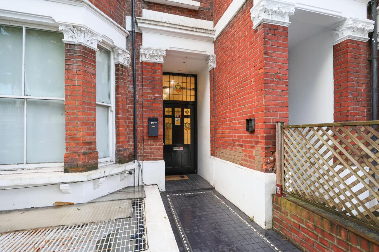 Spacious 1 Bedroom Flat Apartment London