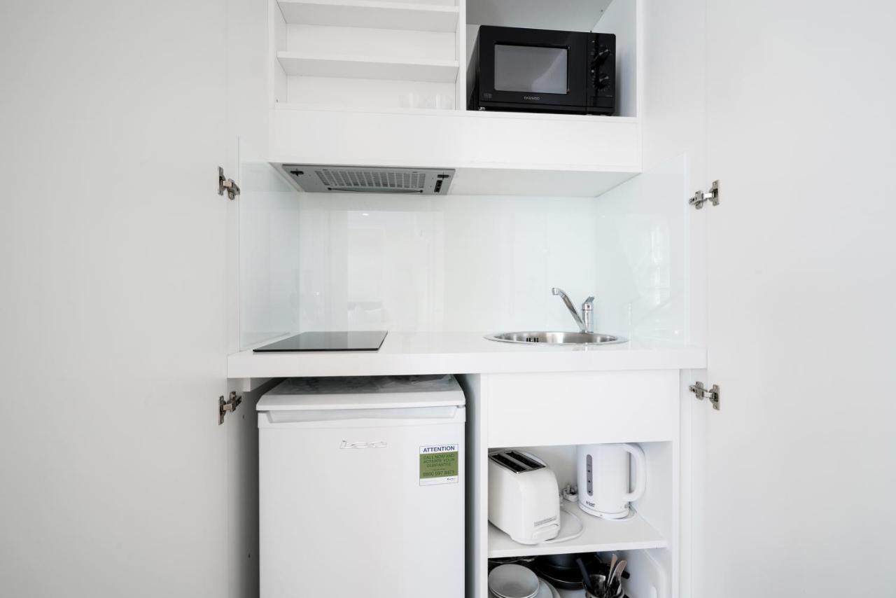 Spacious 1 Bedroom Flat Apartment *