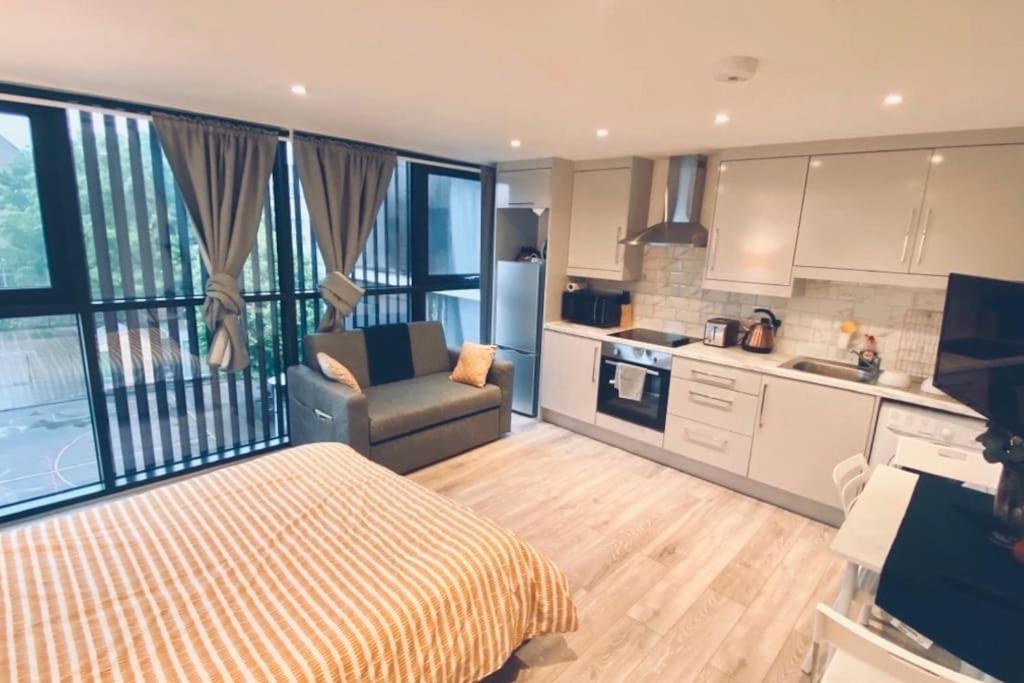 Shoreditch / Brick Lane - Studio Apartment *