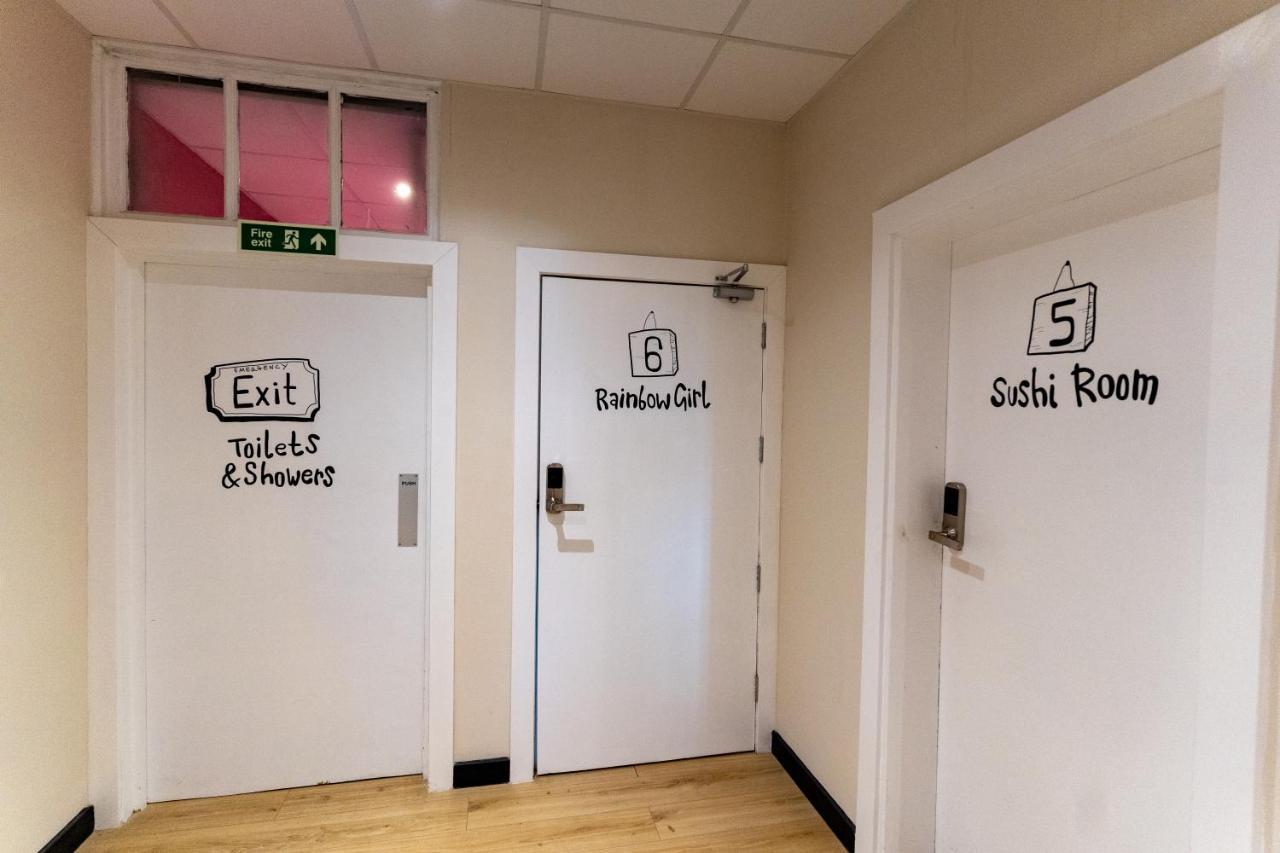 Hostelle - Women Only