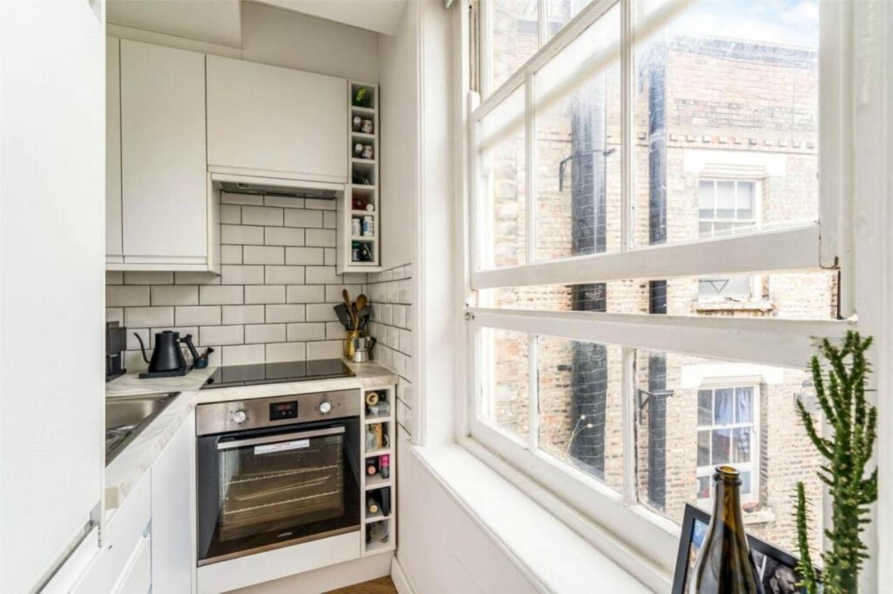 Exceptional Location And Top Floor Lovely 2 Bed Sleeps 6 * Londen