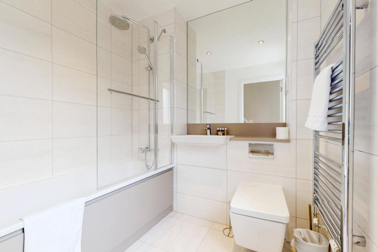 Modern And Spacious 4 Bed House In The Centre London
