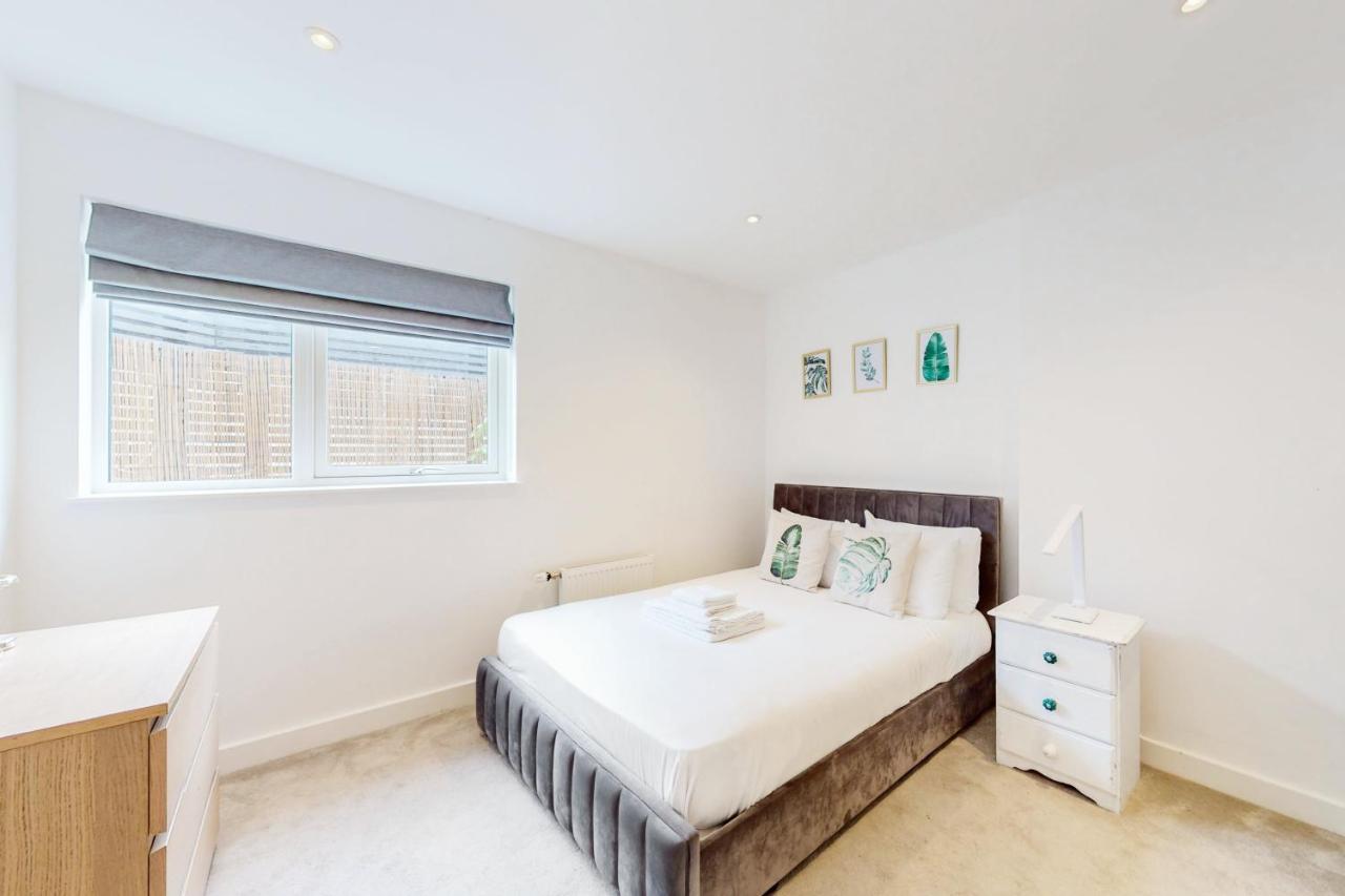 Modern And Spacious 4 Bed House In The Centre Ferienhaus