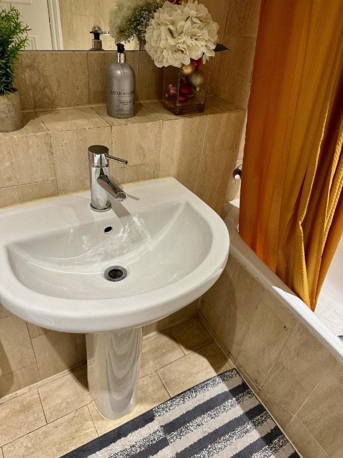 Apartment Delightful By Kensington & Chelsea Desirable Locations W8 Sw London