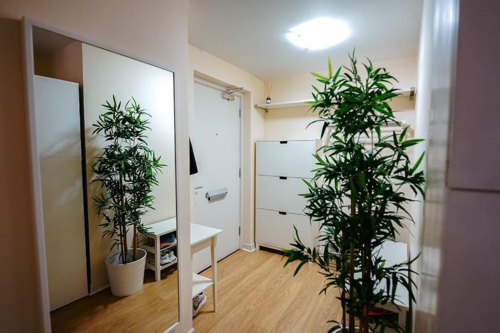 Luxurious Floor 2 Bedroom By Westfield And Abba! London