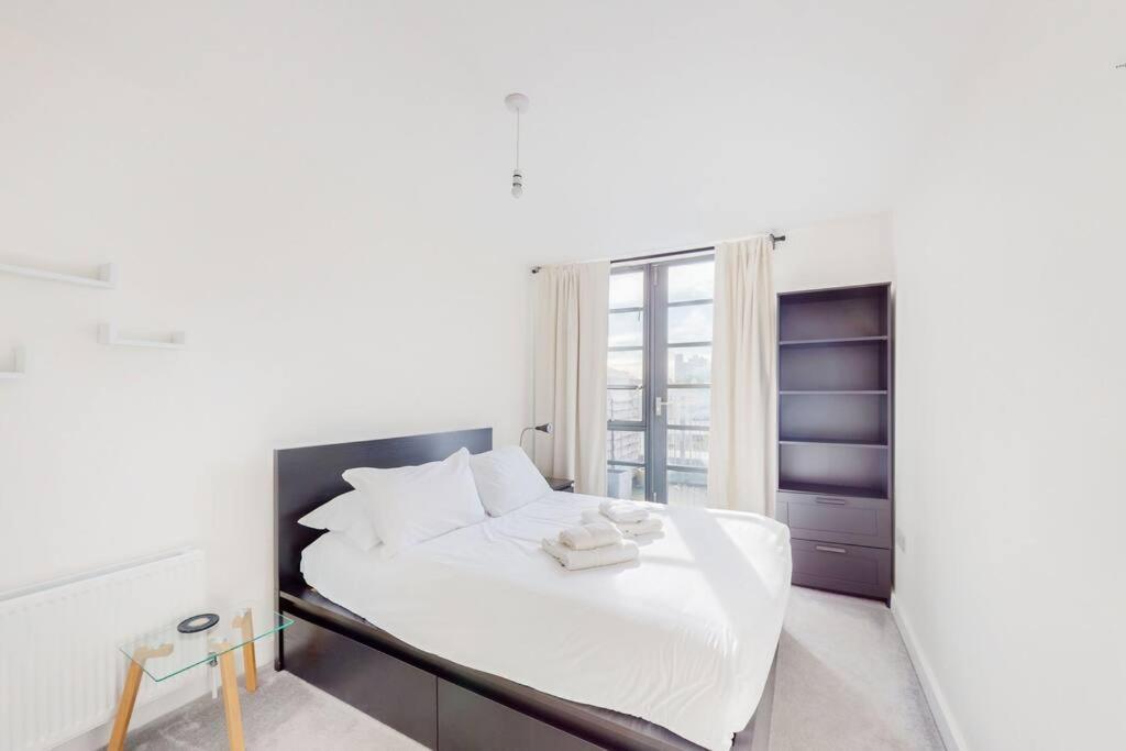 Apartamento Stunning 1bed Flat With Balcony - 5 Mins To Station *