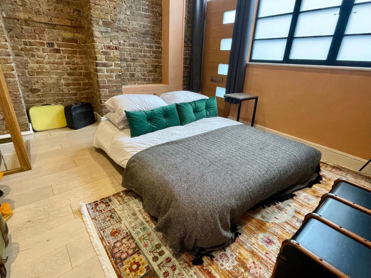 Exposed Brick Flat Finsbury Park Apartment