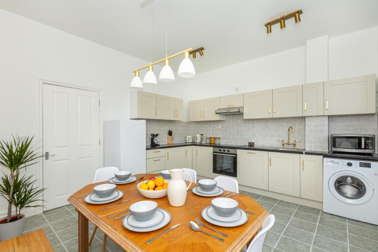 Spacious 4br 3-storey Townhouse In Lively Deptford * London