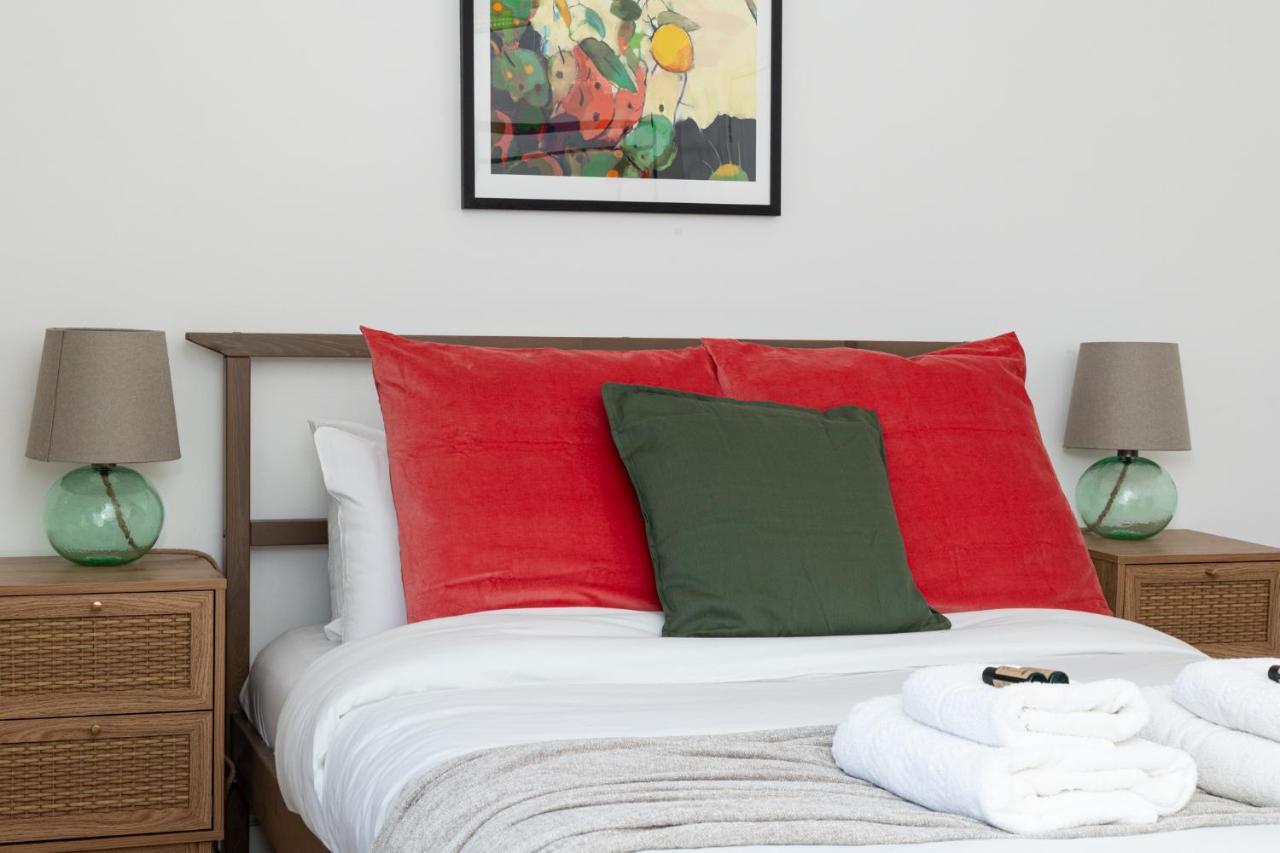 Spacious 4br 3-storey Townhouse In Lively Deptford * London