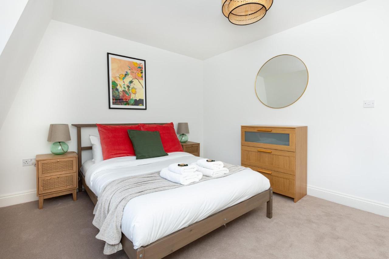 Holiday home Spacious 4br 3-storey Townhouse In Lively Deptford London