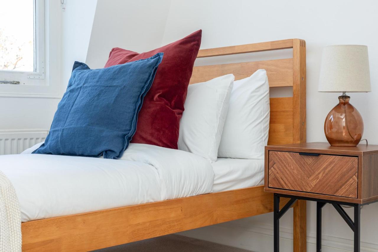 Spacious 4br 3-storey Townhouse In Lively Deptford Holiday home London