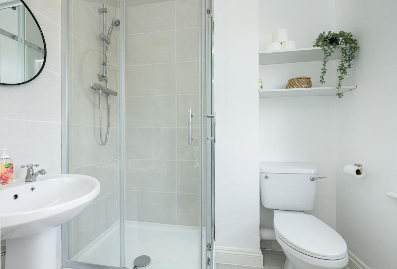Holiday home Spacious 4br 3-storey Townhouse In Lively Deptford London