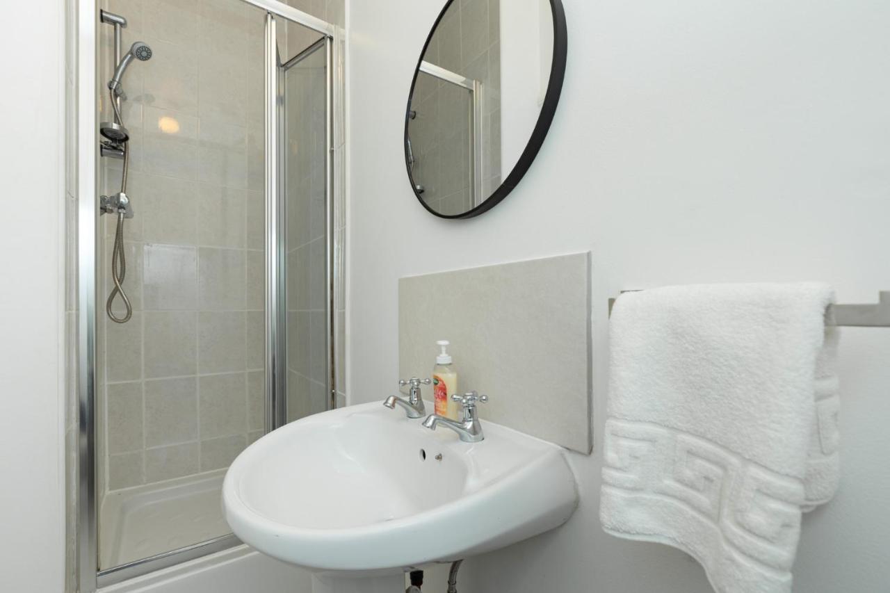 Holiday home Spacious 4br 3-storey Townhouse In Lively Deptford