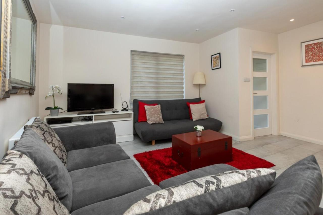Ferienhaus Bright & Contemporary 1bedroom Annexe - Herne Hill! London