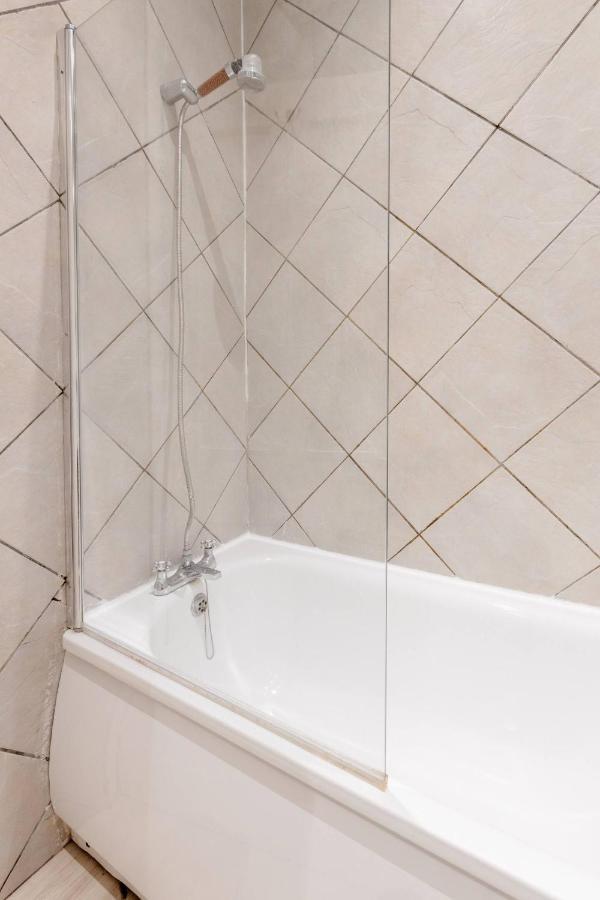 Spacious Apt In Central Appartement Londen