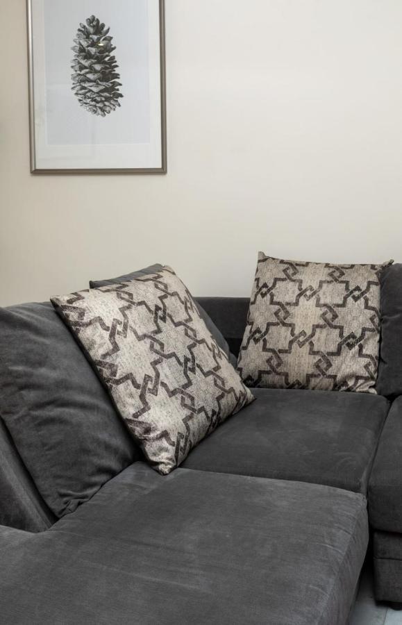 Ferienhaus Bright & Contemporary 1bedroom Annexe - Herne Hill! London
