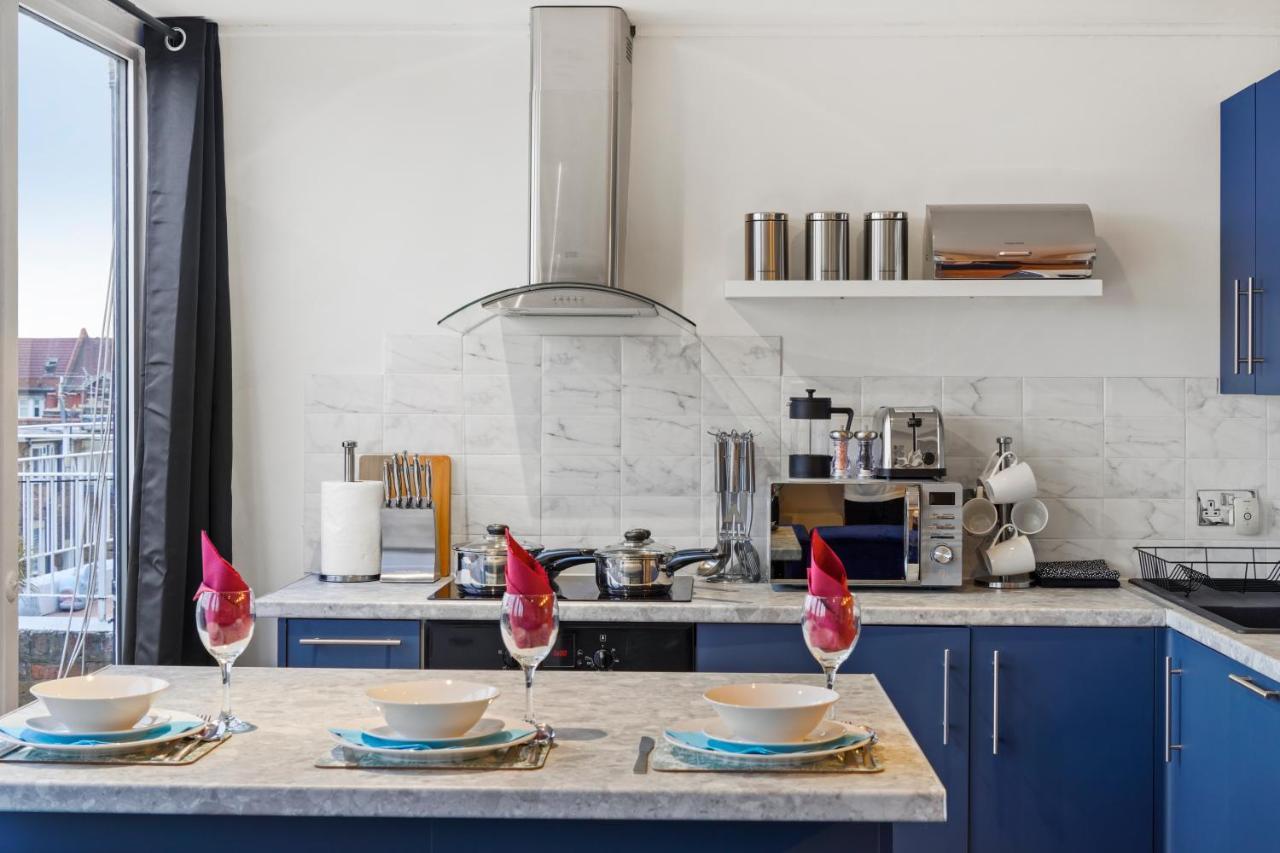 Stunning Flat In Fulham - Great Views!- Sleeps 6 * London